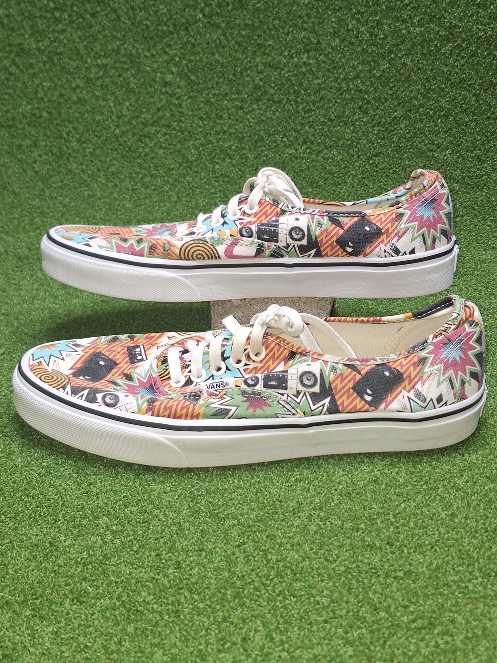 RARE🔥 VANS Authentic Boom Box Mixtape Retro Cassette City Skate Shoes Size 11